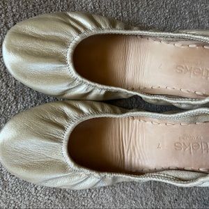 Size 7 Limited Edition Champaign Tieks
